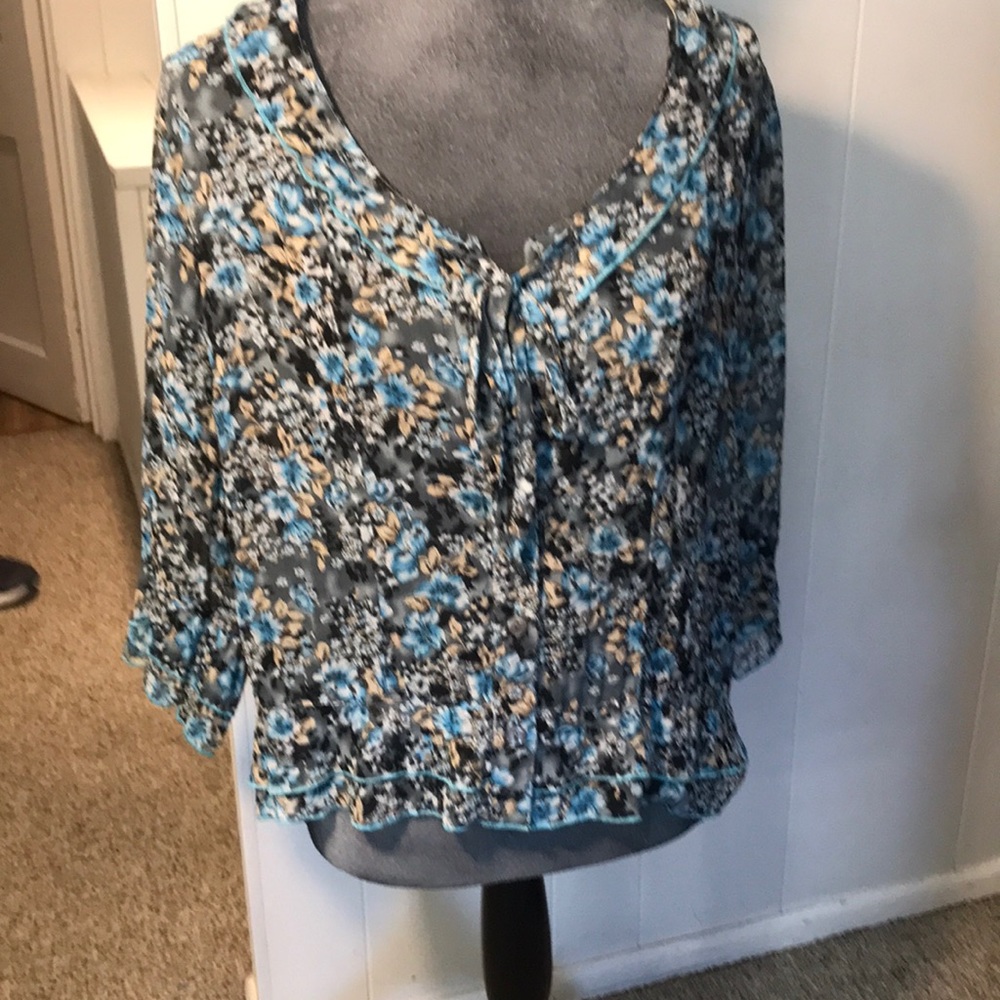 Blouse/top large size 10 brand is Robex